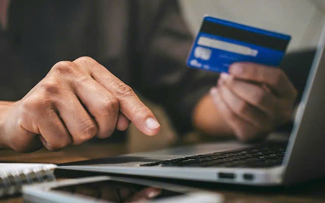 Mở tài khoản bằng định danh giả mạo có thể bị phạt tới 100 triệu đồng- Ảnh 1. Mở tài khoản bằng định danh giả mạo có thể bị phạt tới 100 triệu đồng- Ảnh 1.