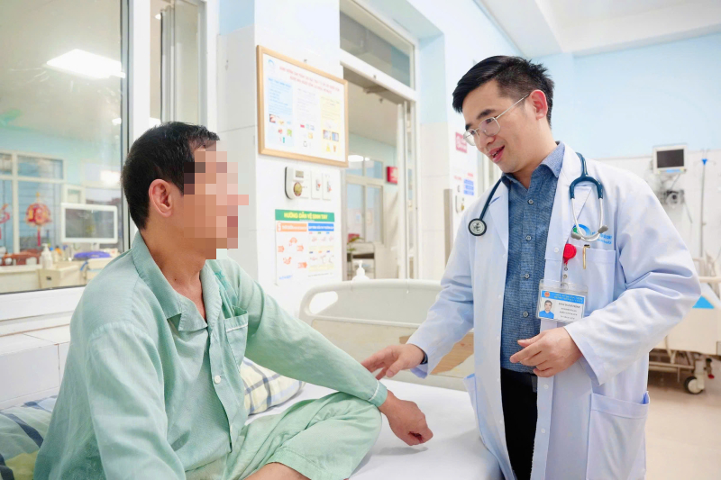 Cứu sống người đàn ông nhồi máu cơ tim cấp dị dạng động mạch vành hiếm gặp- Ảnh 3. Cứu sống người đàn ông nhồi máu cơ tim cấp dị dạng động mạch vành hiếm gặp- Ảnh 3.