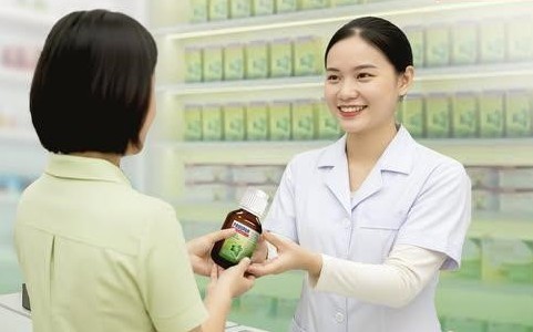 Vì sao mẹ nên mua Prospan tại nhà thuốc thay vì online trôi nổi 1 picture2 17742578408421440448744 51 1 351 482 crop 17742579765171451381248