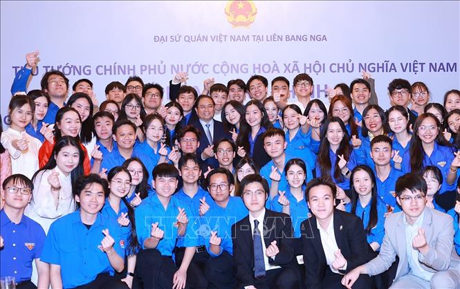 Thủ tướng Phạm Minh Chính gặp gỡ cộng đồng người Việt Nam tại LB Nga- Ảnh 8. Thủ tướng Phạm Minh Chính gặp gỡ cộng đồng người Việt Nam tại LB Nga- Ảnh 8.