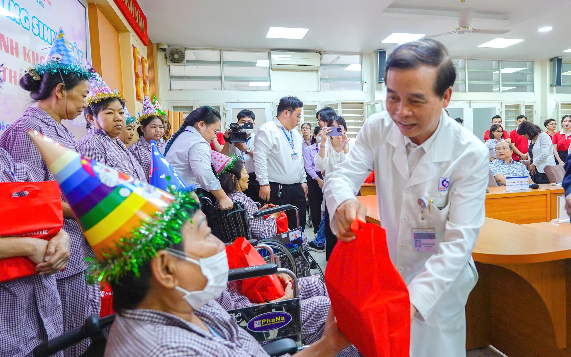 "Liều thuốc tinh thần" từ công tác xã hội trong bệnh viện