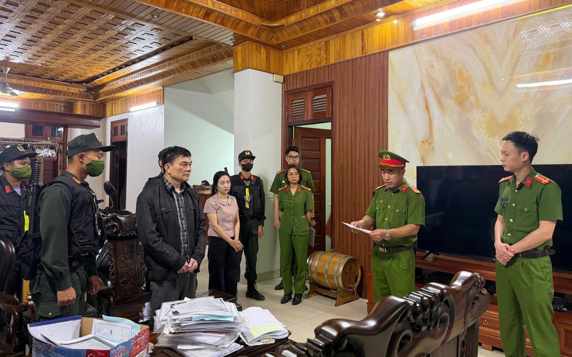 Vụ 'xã hội đen núp bóng doanh nhân' ở Phú Thọ: Khởi tố loạt cán bộ- Ảnh 3.