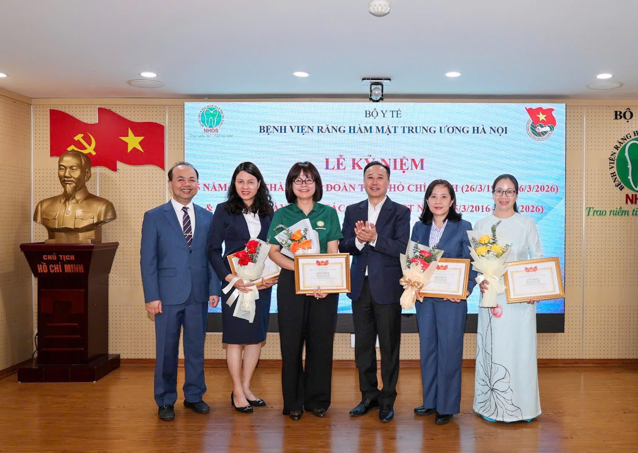 Phát huy vai trò công tác xã hội bệnh viện: Hướng tới chăm sóc toàn diện, lấy người bệnh làm trung tâm- Ảnh 1.