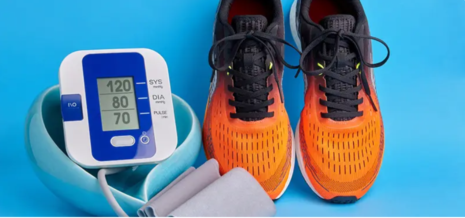 Nên đi bộ vào lúc nào trong ngày để kiểm soát huyết áp tốt hơn?- Ảnh 1.