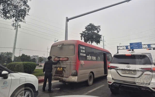 Từ 15/5, bãi bỏ Nghị định 100/2019/NĐ-CP: Hiểu sao cho đúng?- Ảnh 3. Từ 15/5, chính thức bãi bỏ Nghị định 100 xử phạt vi phạm giao thông