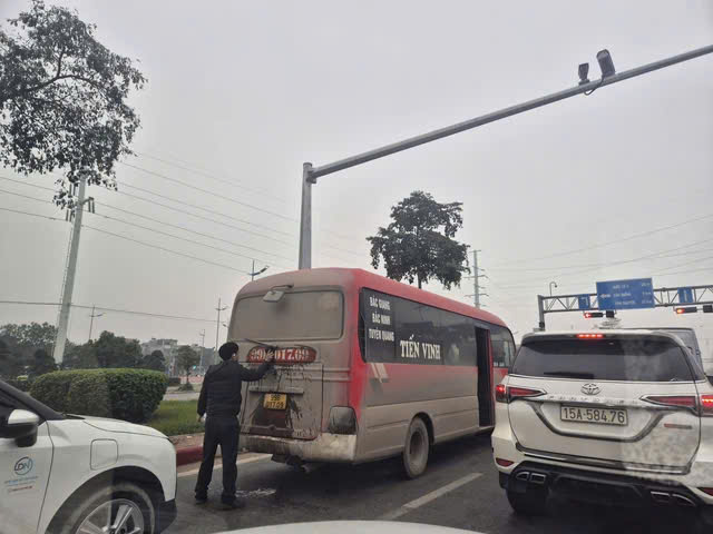 Từ 15/5, chính thức bãi bỏ Nghị định 100 xử phạt vi phạm giao thông - Ảnh 2. Từ 15/5, chính thức bãi bỏ Nghị định 100 xử phạt vi phạm giao thông - Ảnh 2.