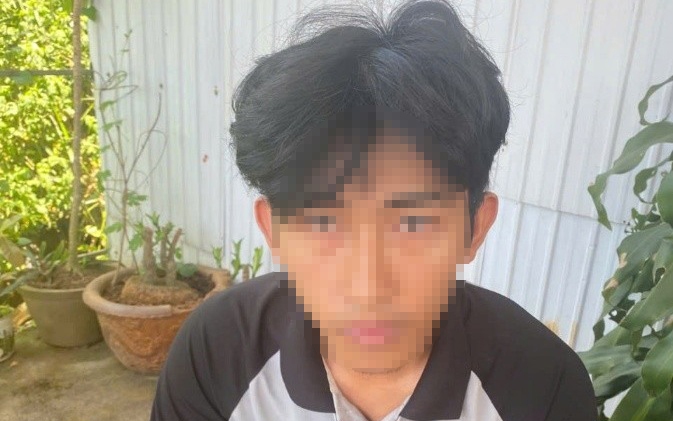 Cầm bình xịt hơi cay và dao bấm 'giải cứu' chồng, người vợ đâm thương tích đối phương- Ảnh 2.