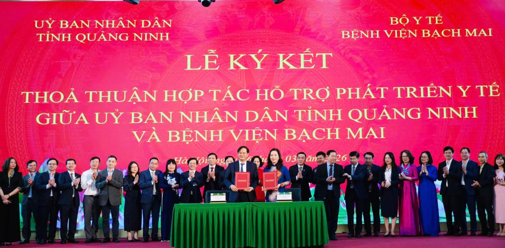 Quảng Ninh và Bệnh viện Bạch Mai ký kết hợp tác trong lĩnh vực y tế- Ảnh 1. Quảng Ninh và Bệnh viện Bạch Mai ký kết hợp tác trong lĩnh vực y tế- Ảnh 1.