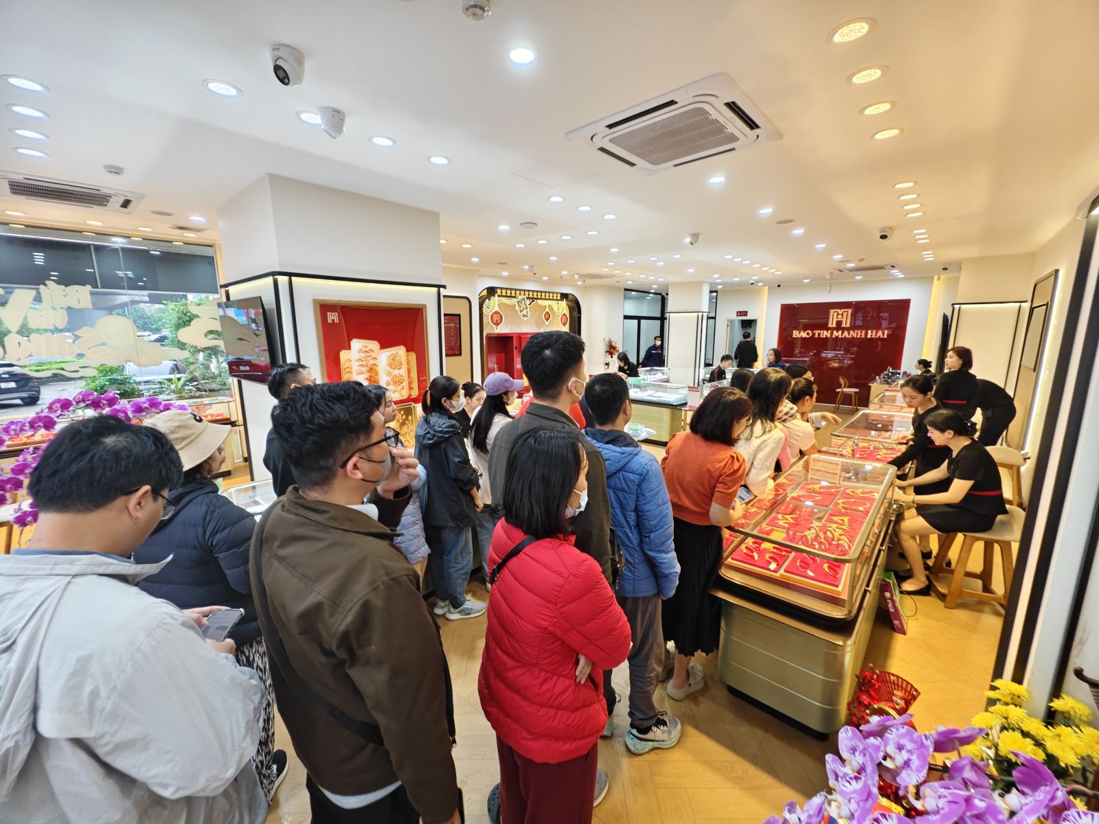 Giá vàng trong nước và thế giới đồng loạt quay đầu giảm trong chiều 26/3- Ảnh 1. Giá vàng trong nước và thế giới đồng loạt quay đầu giảm trong chiều 26/3- Ảnh 1.