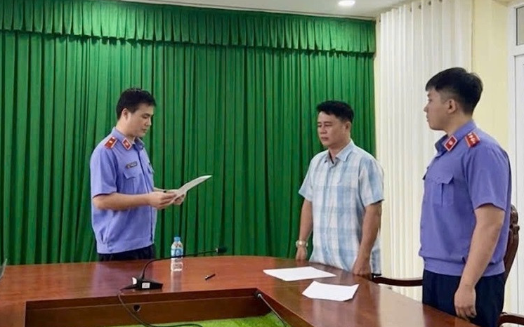 Tai nạn giao thông khiến nữ sinh 14 tuổi ở Vĩnh Long tử vong: Bắt nguyên Phó thủ trưởng cơ quan điều tra