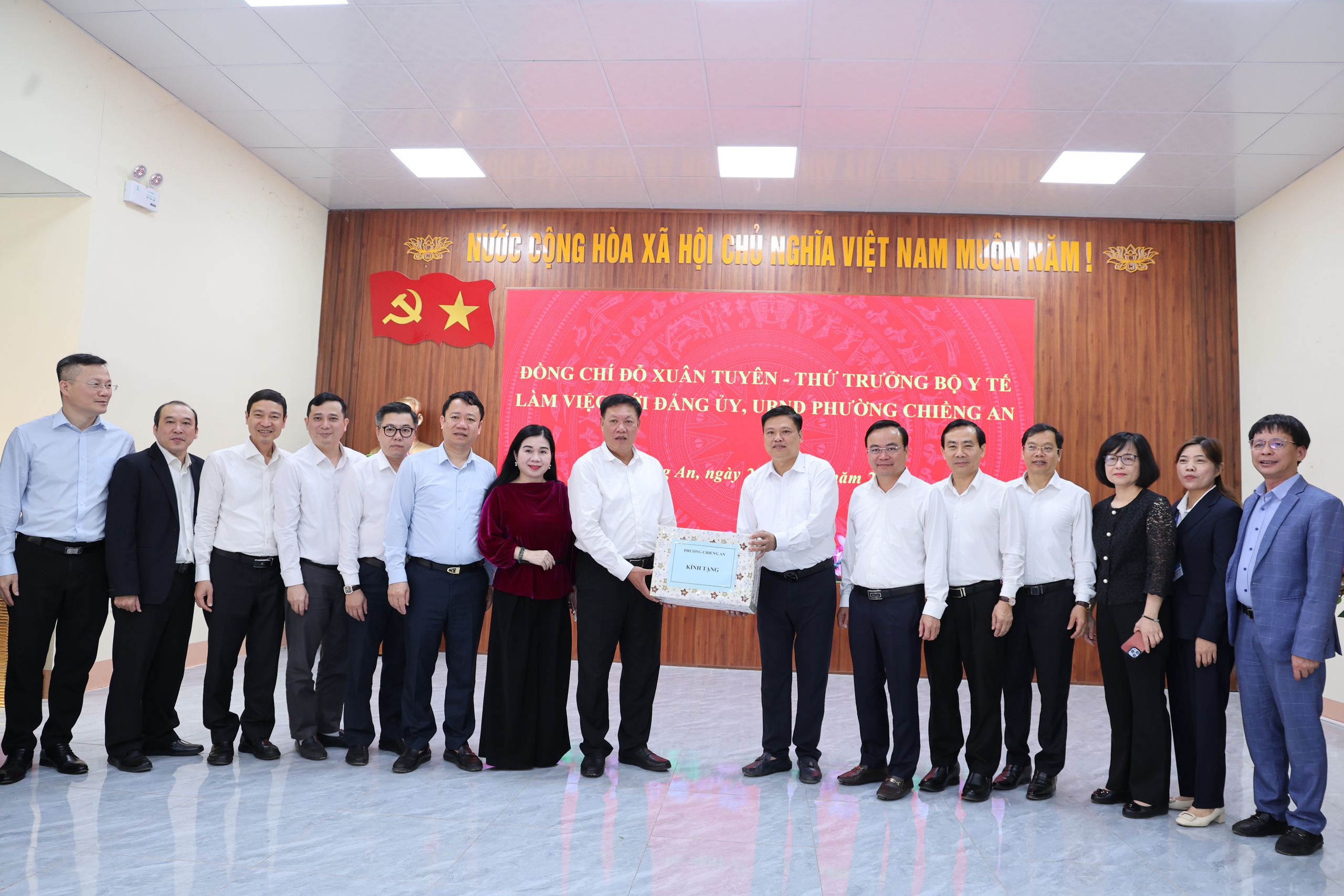 Thứ trưởng Đỗ Xuân Tuyên: Sơn La tiếp tục đẩy mạnh đưa dịch vụ y tế đến gần dân nhất- Ảnh 7.