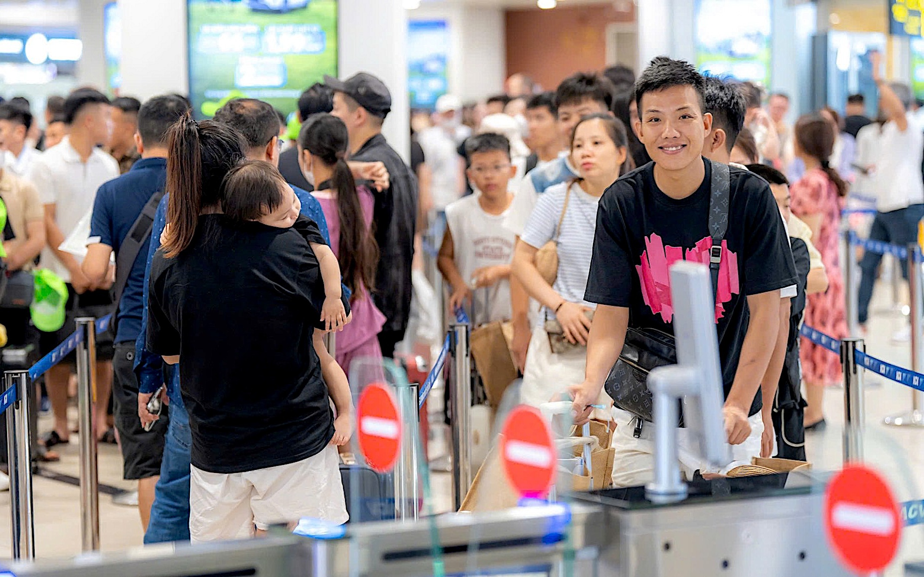 Đề xuất mới về hoàn vé máy bay, trong bao lâu thì hành khách
được trả tiền?- Ảnh 1. Đề xuất mới về hoàn vé máy bay, trong bao lâu thì hành khách
được trả tiền?- Ảnh 1.