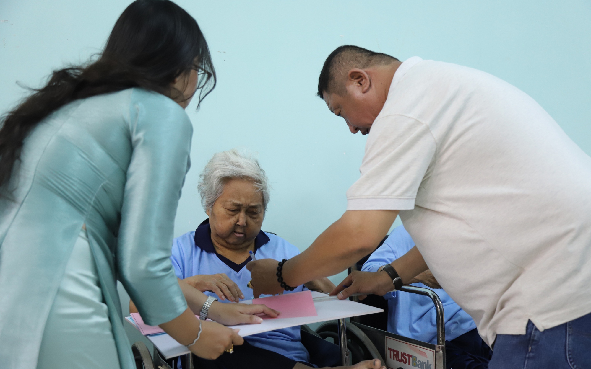 img8327 1774695215124349227601 4 0 1604 2560 crop 177469571872034742879