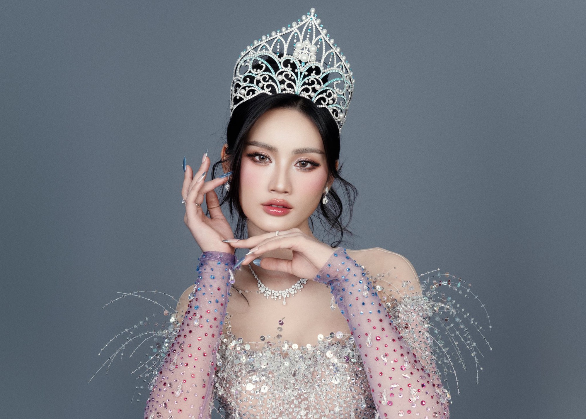 Đương kim Miss World Vietnam gây chú ý trước thềm kết thúc nhiệm kỳ- Ảnh 1.