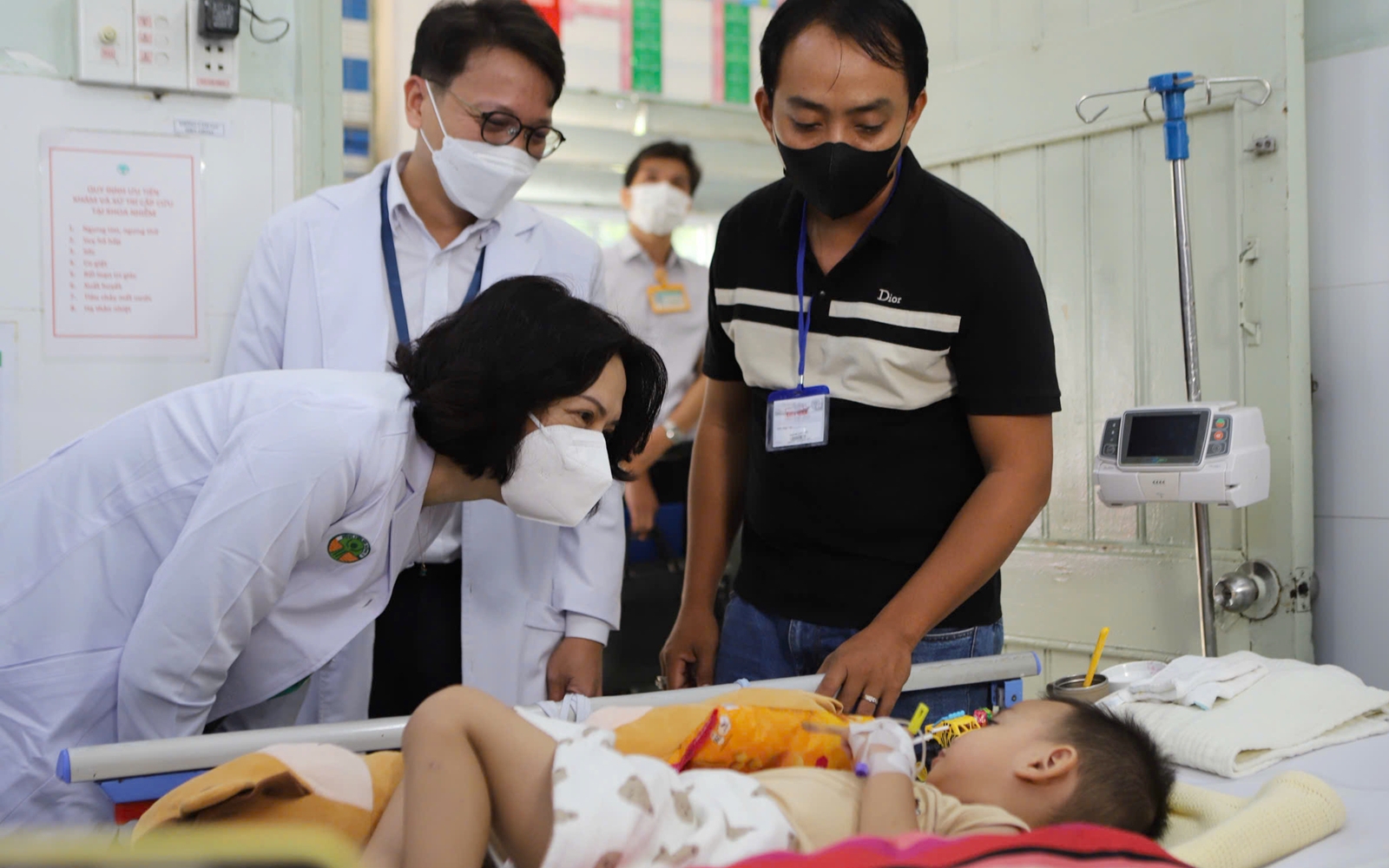 Thứ trưởng Nguyễn Thị Liên Hương: Tăng cường phòng chống tay chân miệng, chủ động ứng phó nguy cơ ‘dịch chồng dịch’