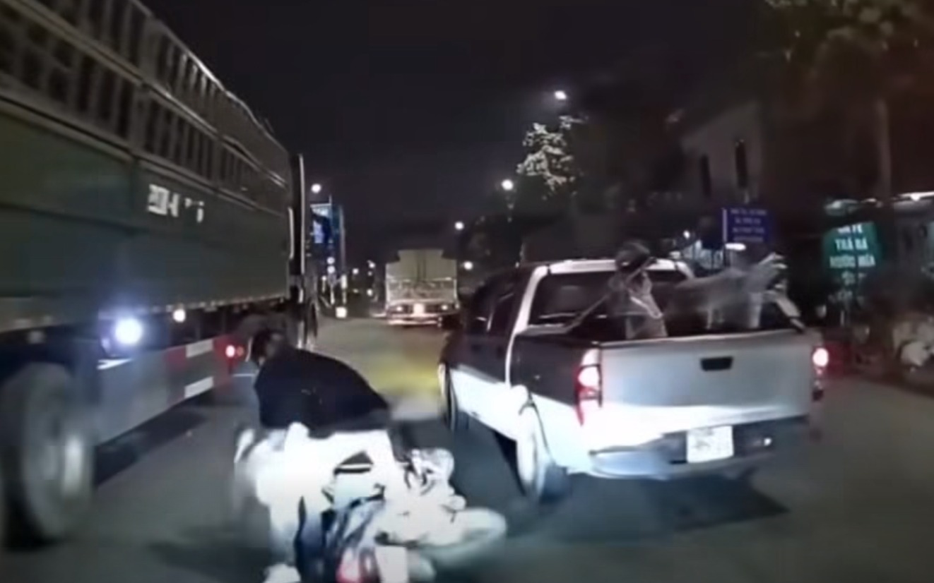 Lạng lách, quay clip đăng TikTok, thiếu niên 17 tuổi bị xử lý- Ảnh 3. Lạng lách, quay clip đăng TikTok, thiếu niên 17 tuổi bị xử lý- Ảnh 3.