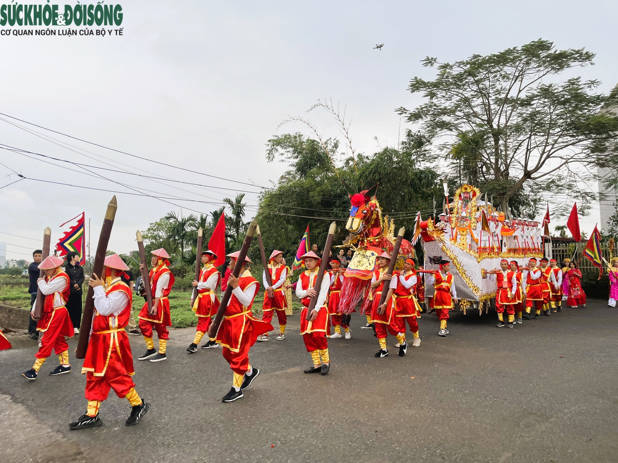 Mãn nhãn màn 'kiệu bay' tại lễ hội truyền thống Từ Lương Xâm 2026- Ảnh 4. Mãn nhãn màn 'kiệu bay' tại lễ hội truyền thống Từ Lương Xâm 2026- Ảnh 4.