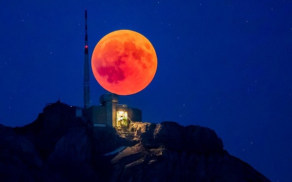 Chiêm ngưỡng Mặt Trăng chuyển màu đỏ thẫm chiều tối nay