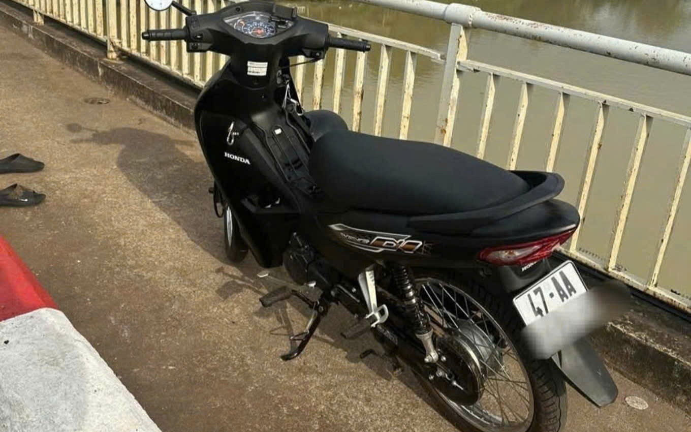 Tìm thấy thi thể nam thanh niên nhảy cầu tự vẫn trên sông Sêrêpốk