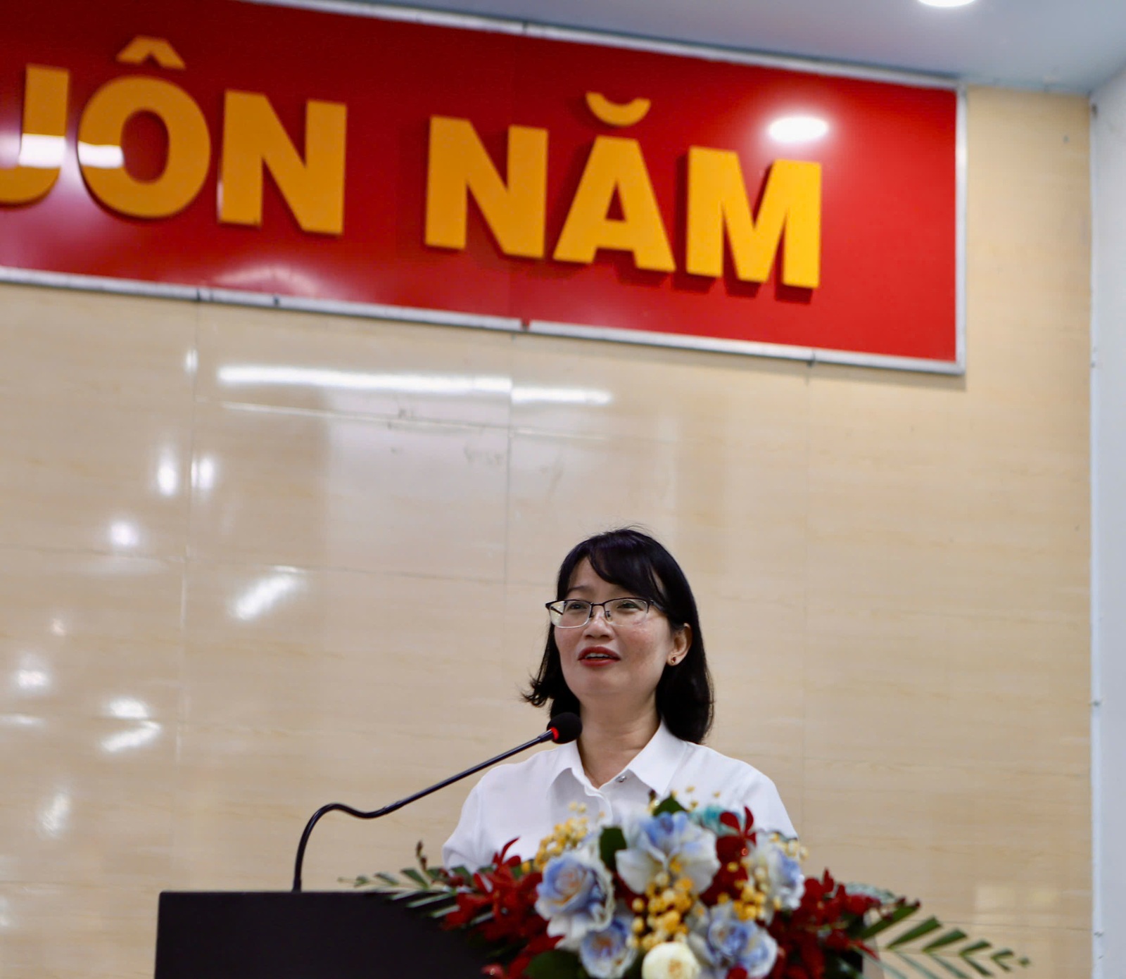 View - Phó Chủ tịch UBND TPHCM Trần Thị Diệu thúy cam kết nâng cao chính sách giáo dục