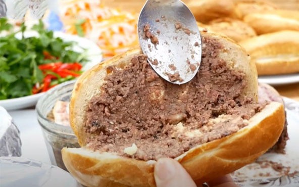 Phát hiện vi khuẩn Salmonella, E. coli trong vụ 86 người ngộ độc bánh mì ở Đắk Lắk- Ảnh 2.