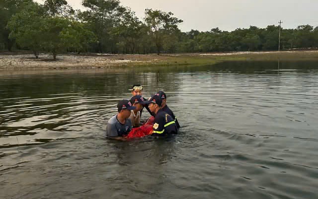 Đi tắm cùng nhóm bạn, học sinh lớp 5 gặp nạn thương tâm- Ảnh 2.