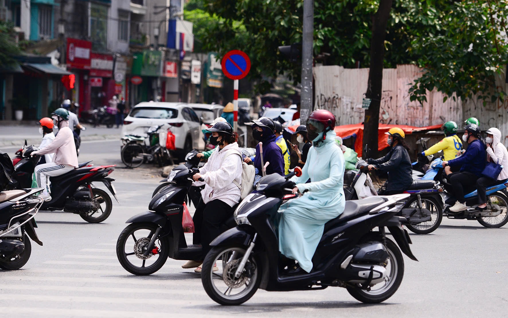 Miền Bắc, miền Trung nắng nóng gay gắt 2 ngày tới