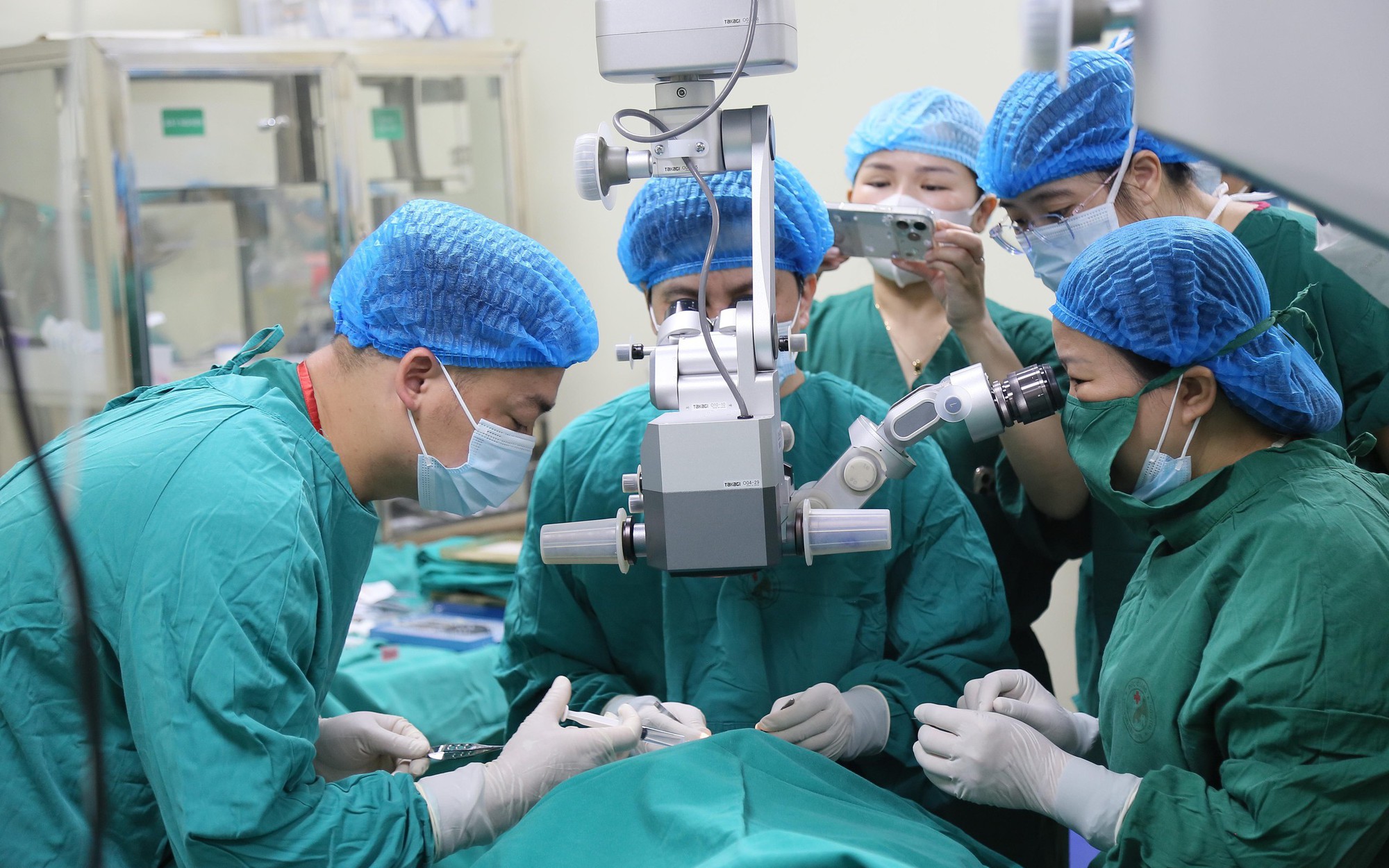 Cứu bàn chân bên bờ cắt cụt cho bệnh nhân đái tháo đường 20 năm- Ảnh 4. Cứu bàn chân bên bờ cắt cụt cho bệnh nhân đái tháo đường 20 năm- Ảnh 4.