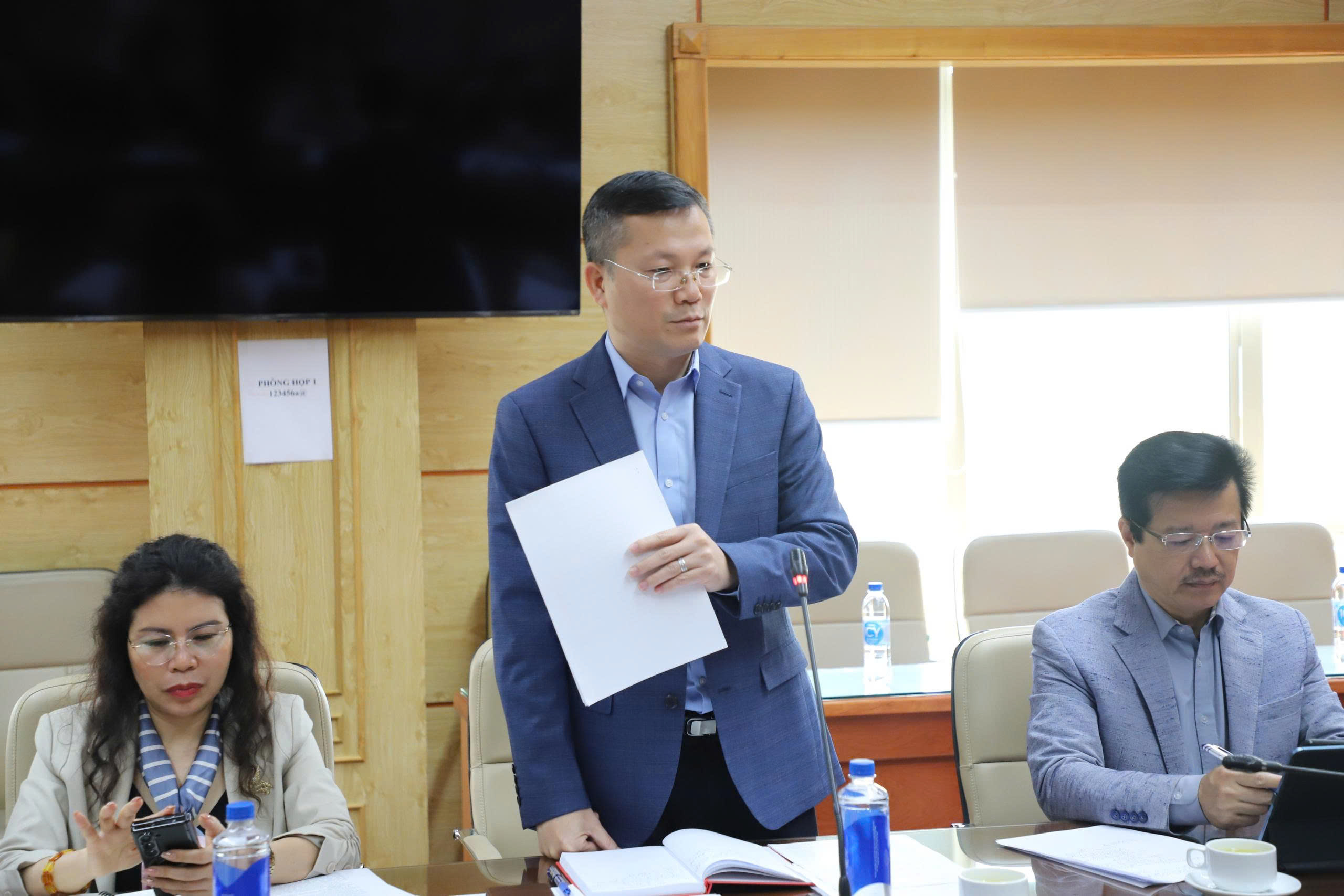 Truyền thông y tế phải luôn đi trước, xử lý vấn đề nhanh, trúng, đúng- Ảnh 2.