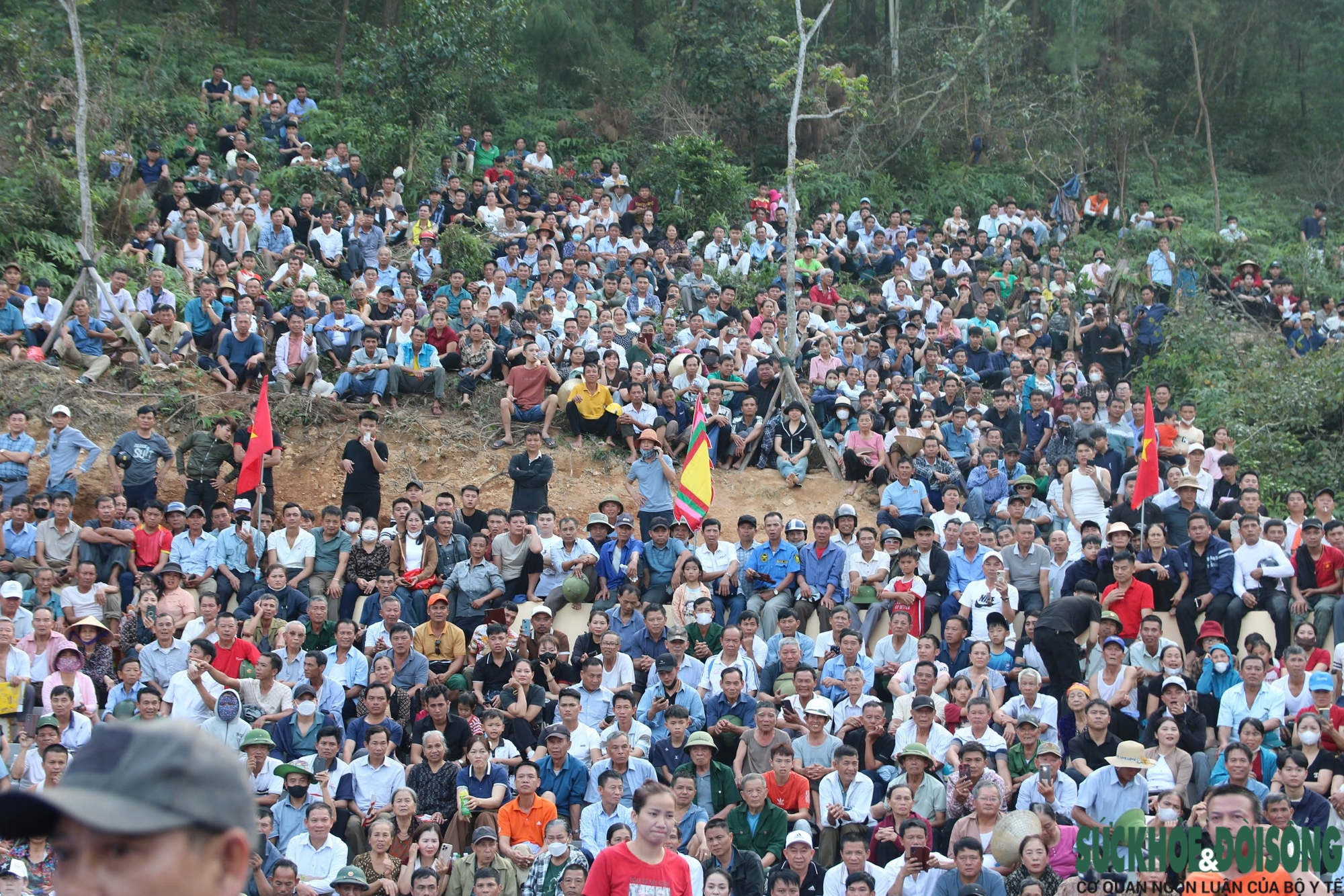 Những màn so tài kịch tính ở hội vật có từ thời vua Mai- Ảnh 13. Những màn so tài kịch tính ở hội vật có từ thời vua Mai- Ảnh 13.