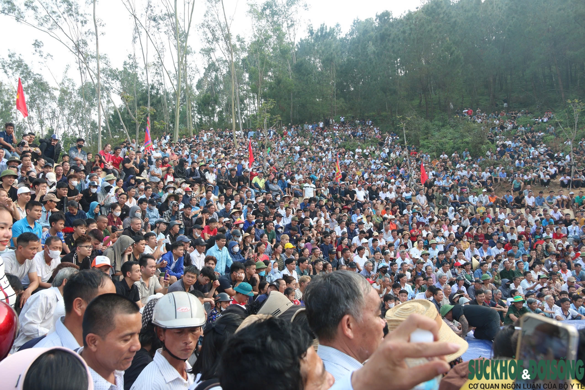 Những màn so tài kịch tính ở hội vật có từ thời vua Mai- Ảnh 14. Những màn so tài kịch tính ở hội vật có từ thời vua Mai- Ảnh 14.