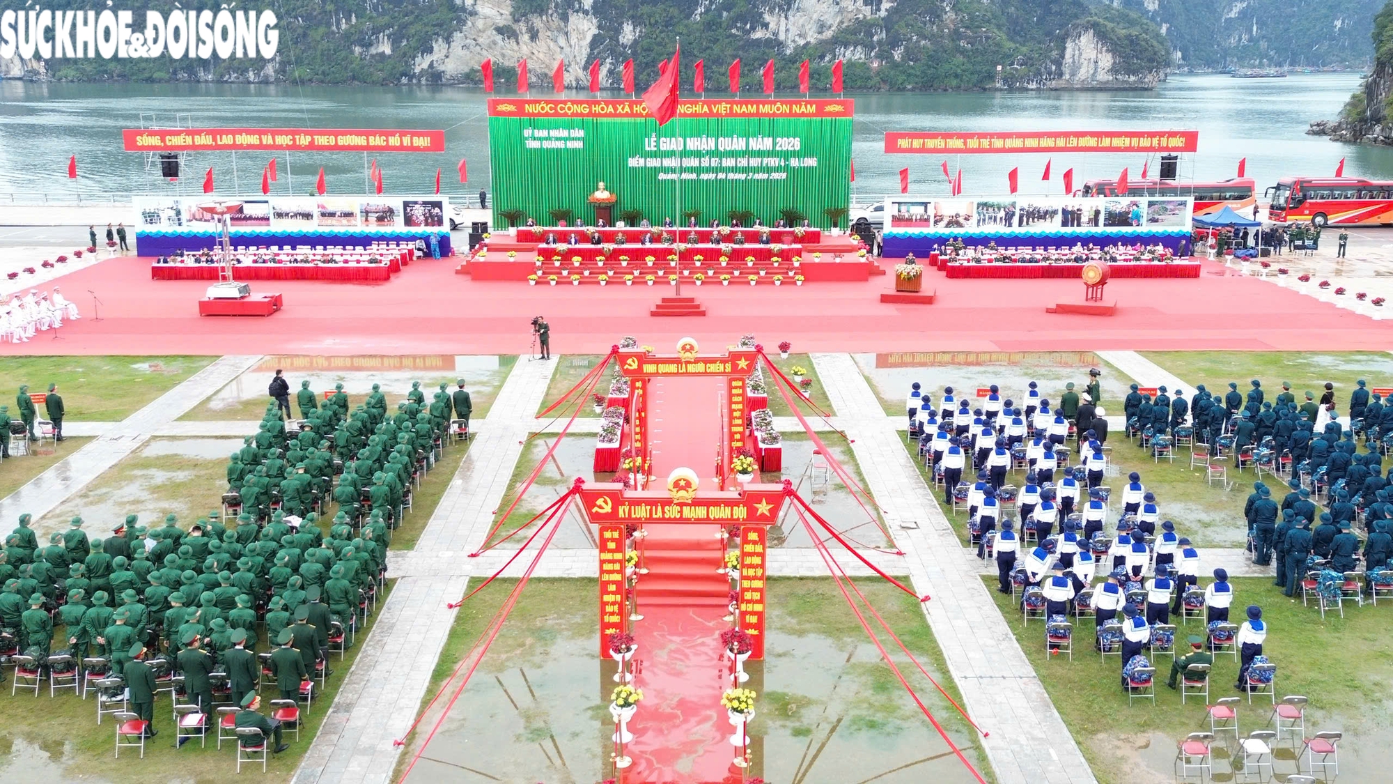 Nghẹn ngào giây phút tiễn tân binh Hải Phòng, Quảng Ninh lên đường nhập ngũ trong Ngày hội tòng quân 2026- Ảnh 11. Nghẹn ngào giây phút tiễn tân binh Hải Phòng, Quảng Ninh lên đường nhập ngũ trong Ngày hội tòng quân 2026- Ảnh 11.