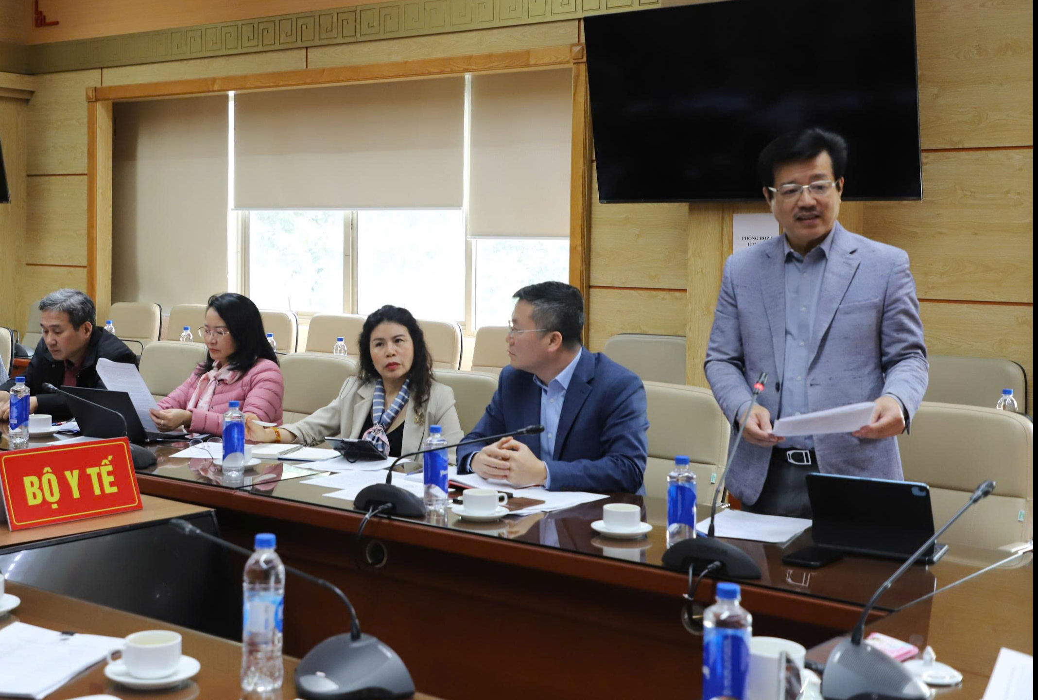 Truyền thông y tế phải luôn đi trước, xử lý vấn đề nhanh, trúng, đúng- Ảnh 4.