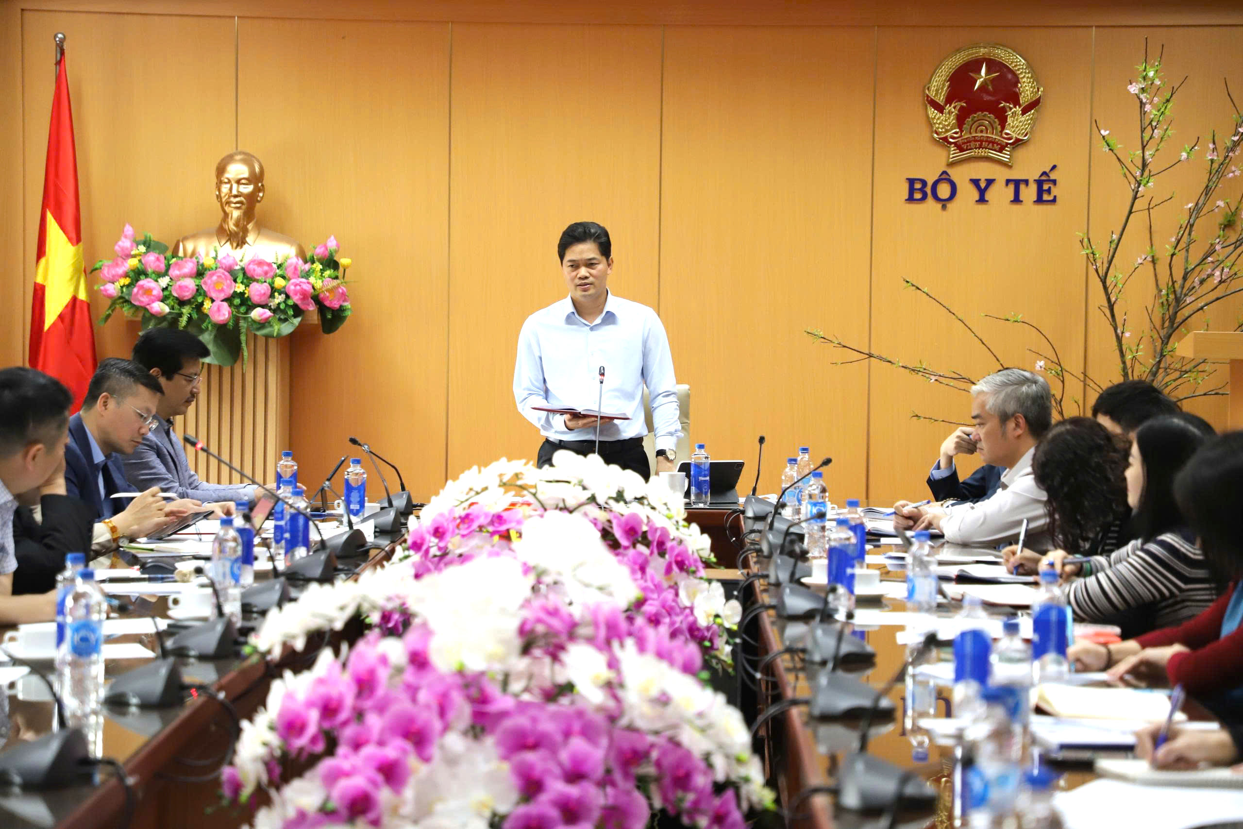 Truyền thông y tế phải luôn đi trước, xử lý vấn đề nhanh, trúng, đúng- Ảnh 6.