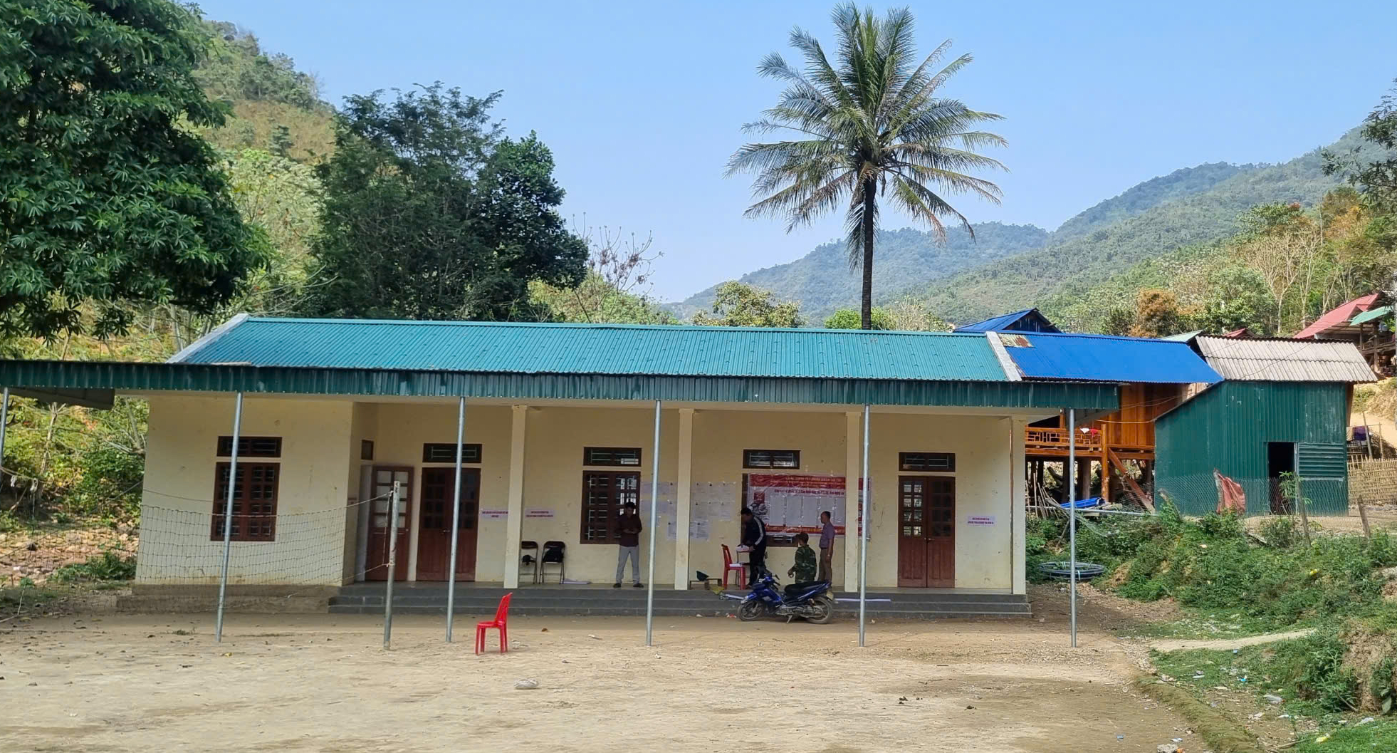 Đồng bào miền núi, vùng biên giới Nghệ An sẵn sàng cho ngày hội non sông- Ảnh 3.