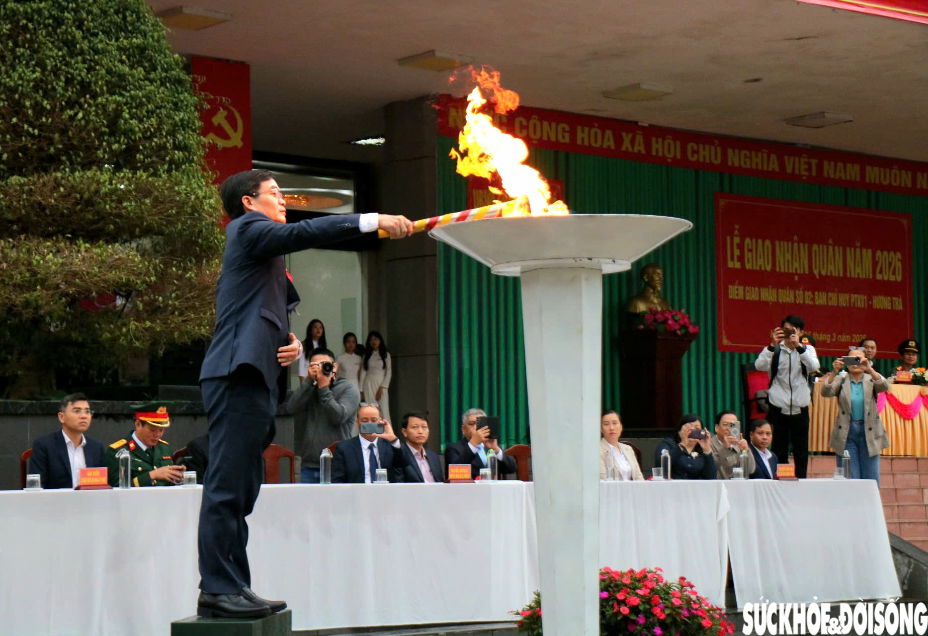 Những khoảnh khắc đẹp trong ngày hội tòng quân ở Huế- Ảnh 3.