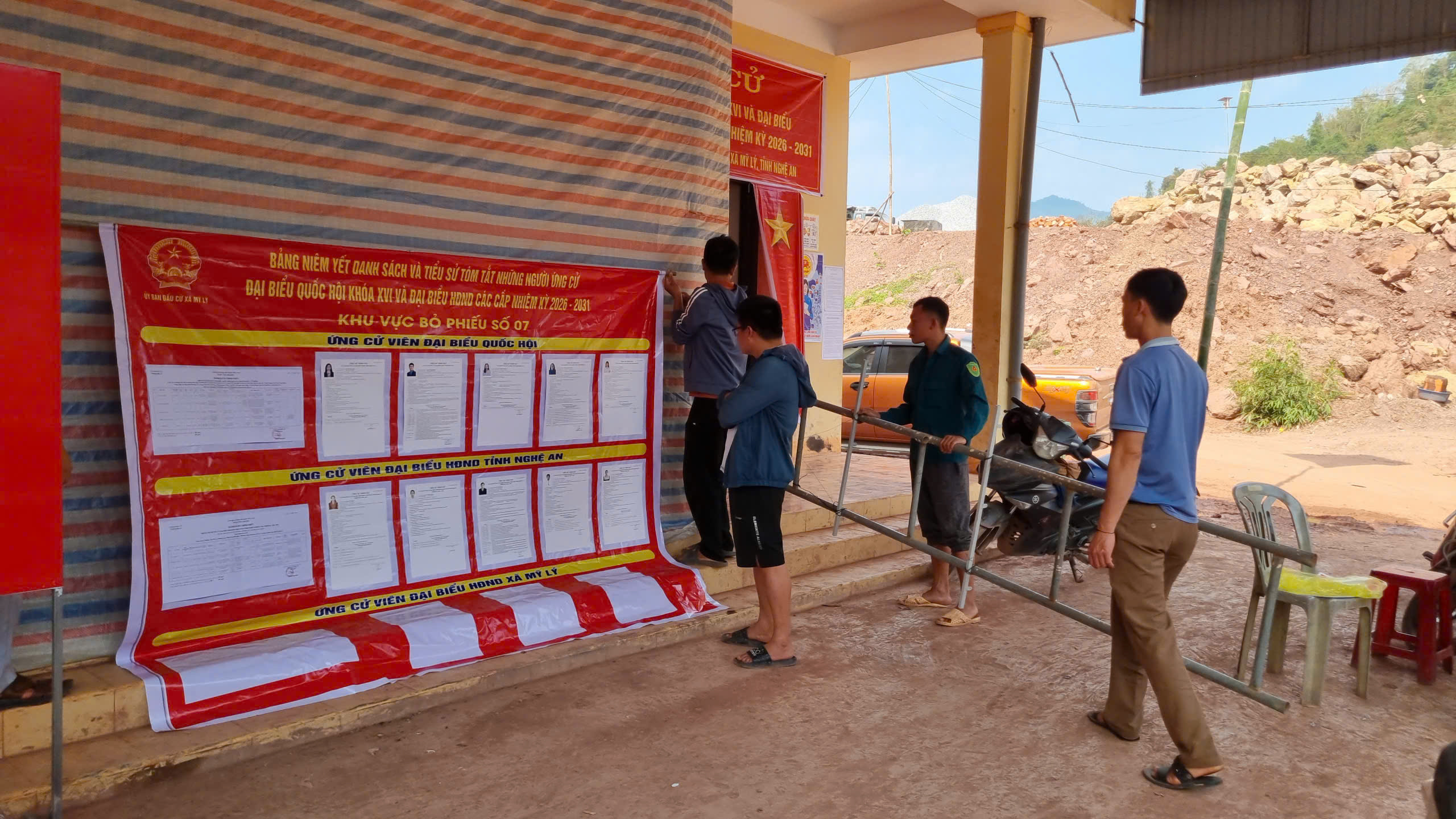 Đồng bào miền núi, vùng biên giới Nghệ An sẵn sàng cho ngày hội non sông- Ảnh 9.