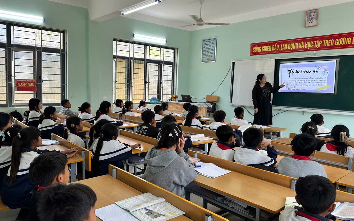 Những ngôi trường nội trú liên cấp dần thành hình giữa núi rừng A Lưới- Ảnh 9.