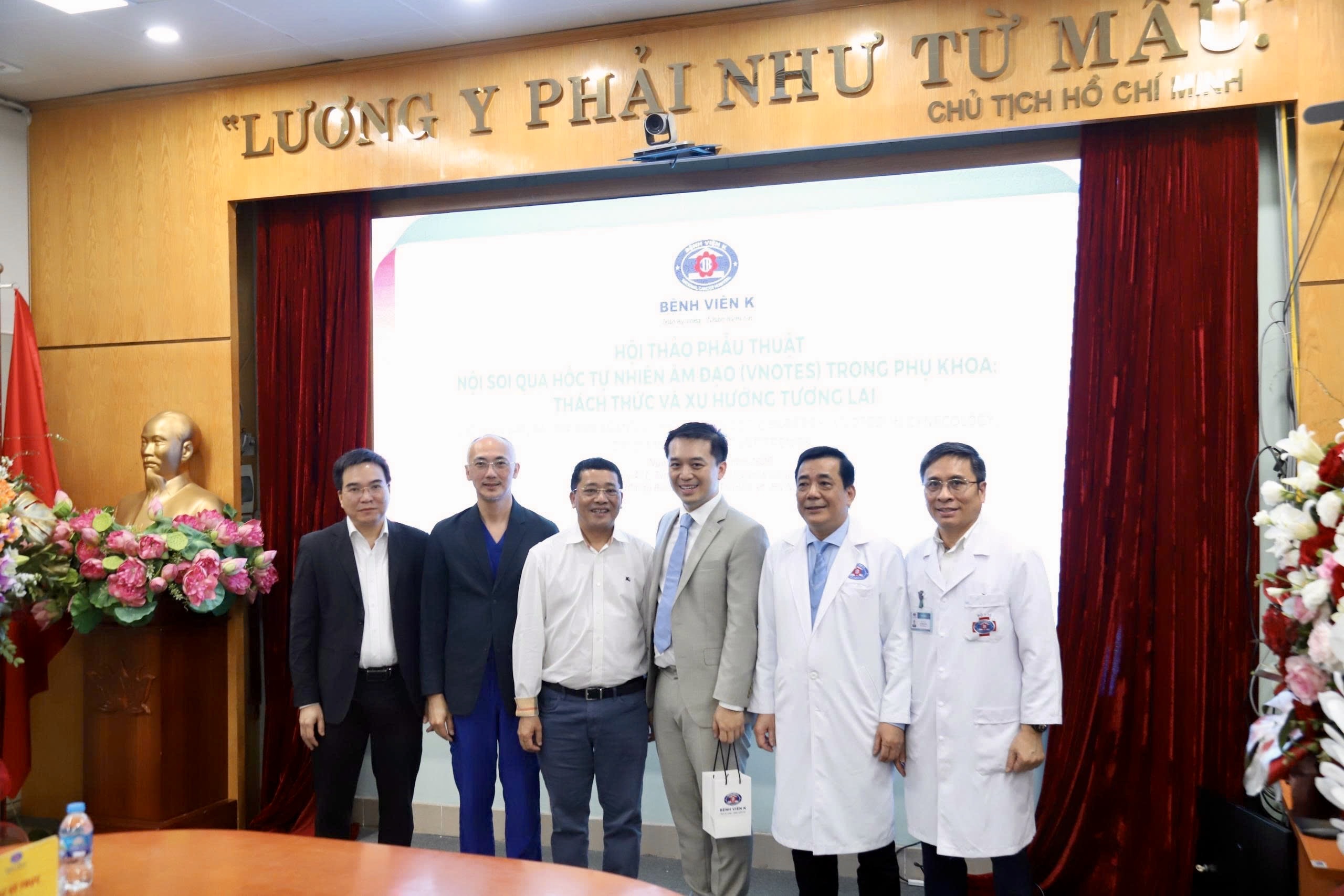 Bác sĩ 'viện K' tiên phong thực hiện thành công gần 300 ca phẫu thuật nội soi bệnh phụ khoa bằng kỹ thuật mới- Ảnh 1.