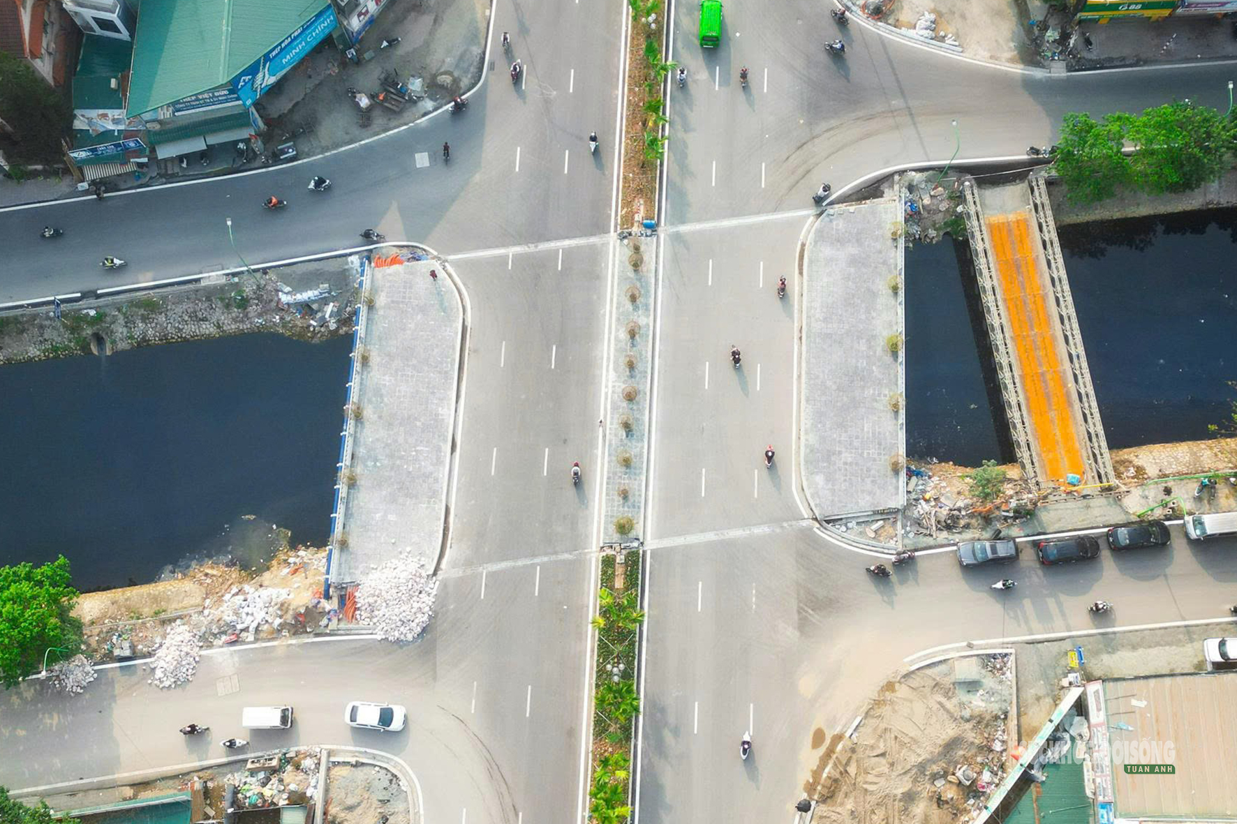 Cầu vượt sông Lừ trên Vành đai 2,5 chính thức được đưa vào khai thác sau nhiều năm chờ đợi- Ảnh 6.