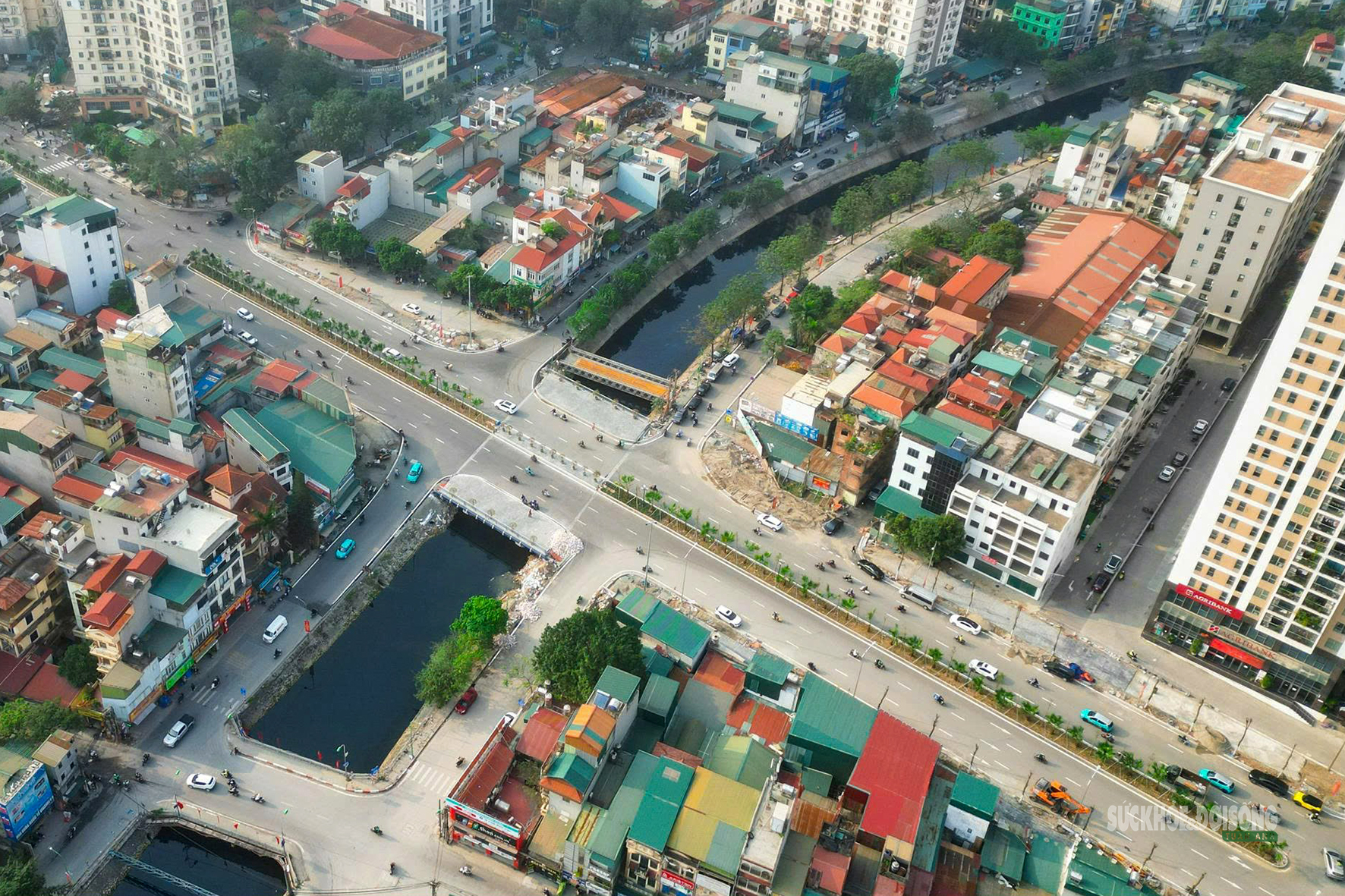 Cầu vượt sông Lừ trên Vành đai 2,5 chính thức được đưa vào khai thác sau nhiều năm chờ đợi- Ảnh 2.