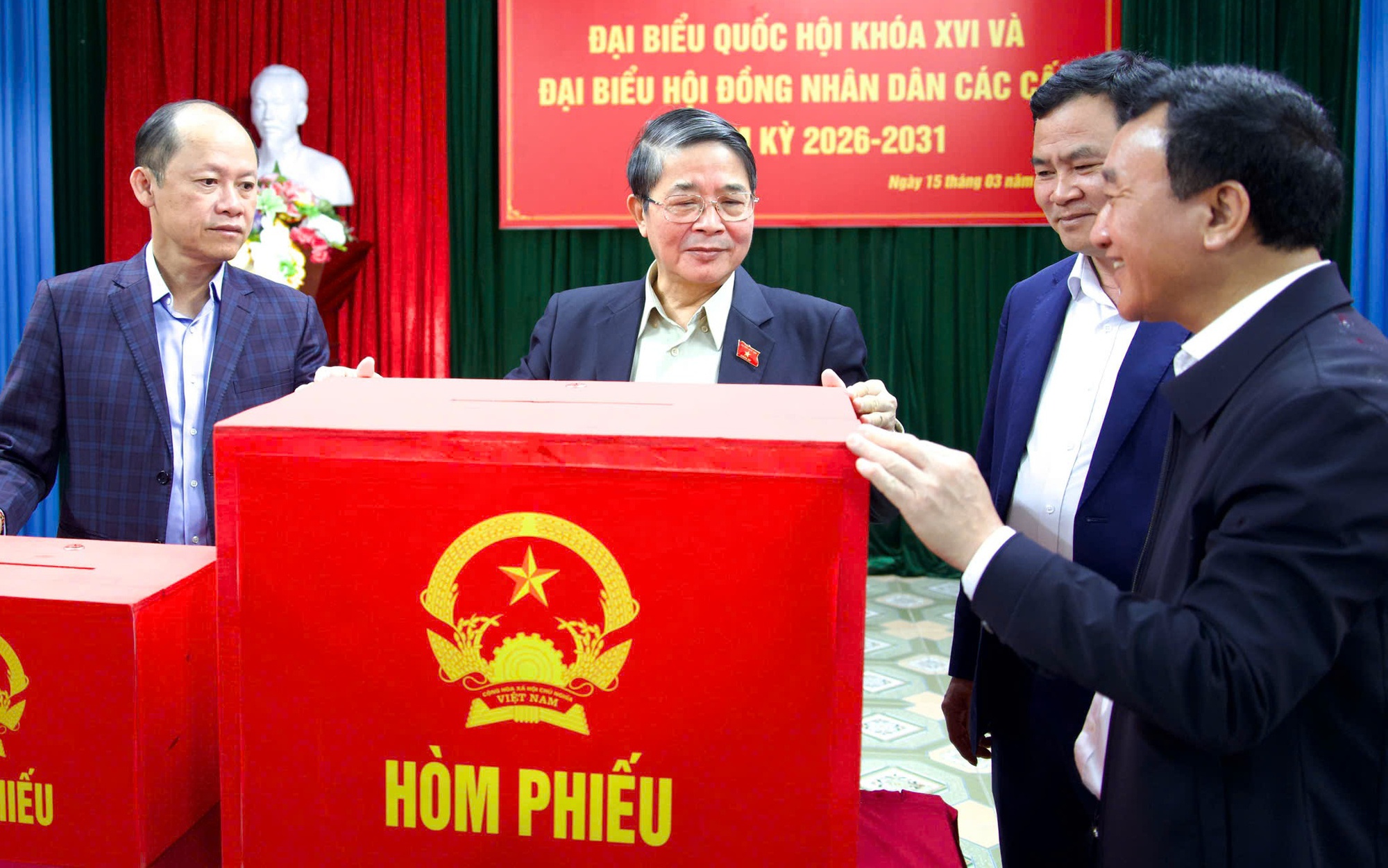 Phó Chủ tịch Quốc hội Nguyễn Đức Hải kiểm tra công tác chuẩn bị bầu cử tại Hà Tĩnh