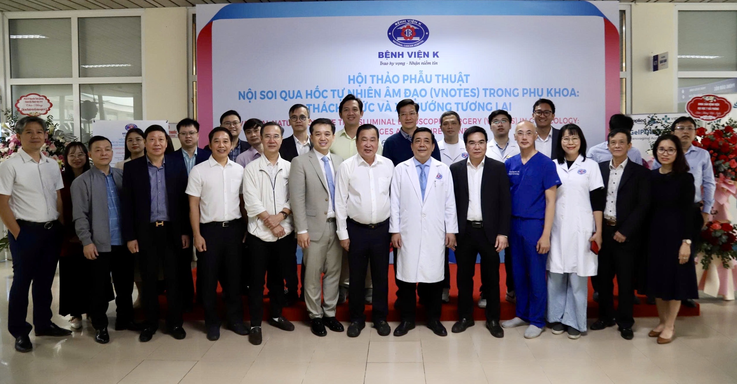 Bác sĩ 'viện K' tiên phong thực hiện thành công gần 300 ca phẫu thuật nội soi bệnh phụ khoa bằng kỹ thuật mới- Ảnh 6.