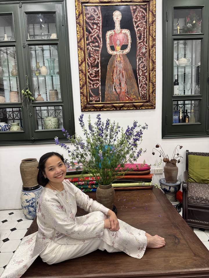 Nhan sắc NSƯT Lê Vi sau nhiều năm sinh sống ở Pháp- Ảnh 2.