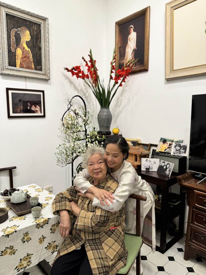 Nhan sắc NSƯT Lê Vi sau nhiều năm sinh sống ở Pháp- Ảnh 7.