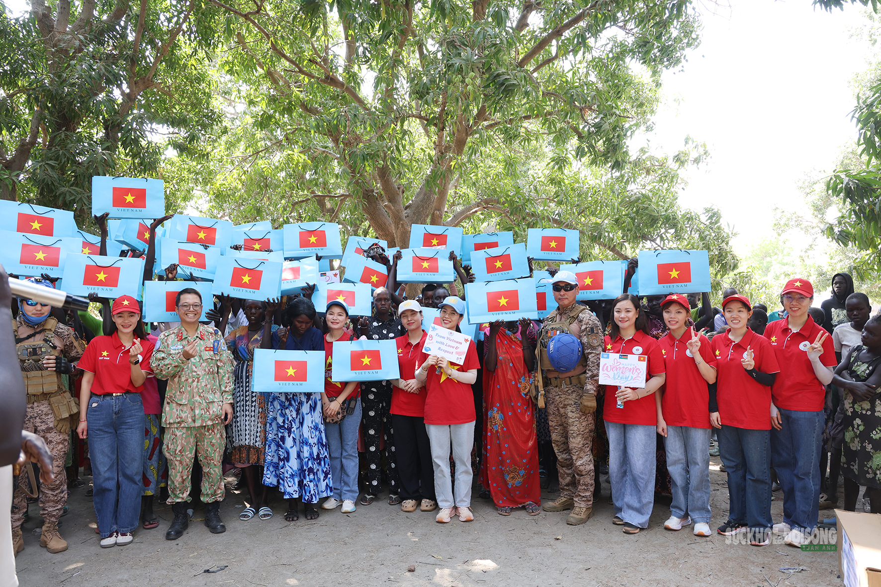 Phụ nữ Việt Nam gieo yêu thương nơi vùng đất gìn giữ hòa bình- Ảnh 4.