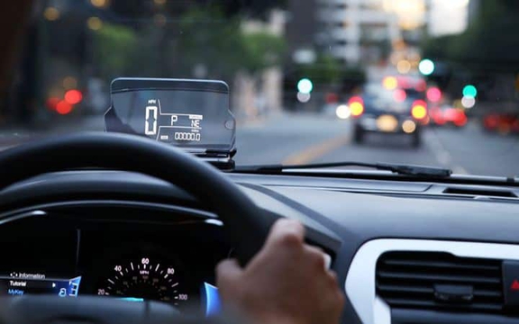 Theo chân người dùng đổi pin xe máy điện tại Hà Nội- Ảnh 6. Giá xăng tăng, người dân chia sẻ nhiều mẹo tiết kiệm nhiên liệu khi đi lại