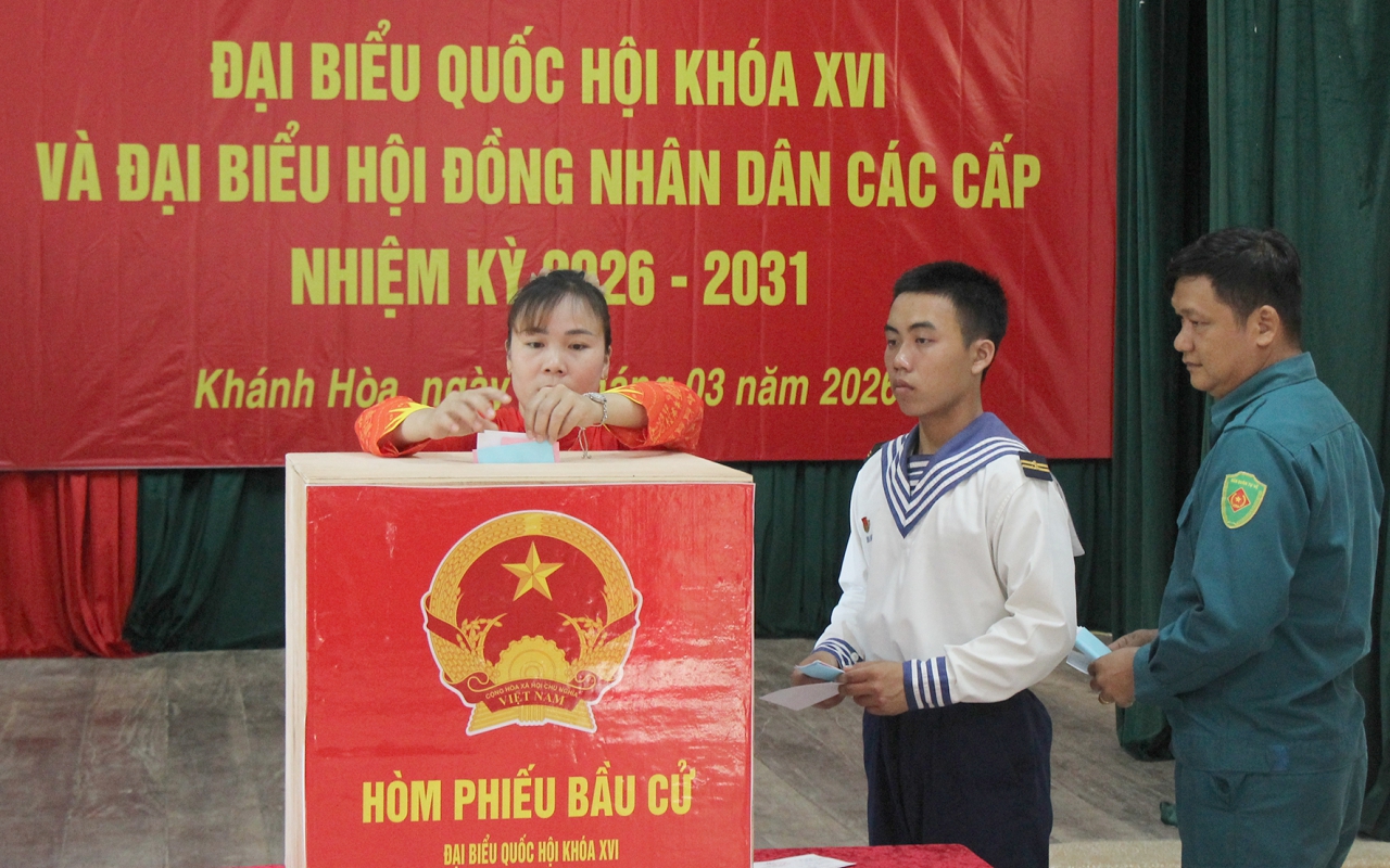 Đồng bào Bru - Vân Kiều các bản biệt lập vùng biên bầu cử sớm- Ảnh 9.