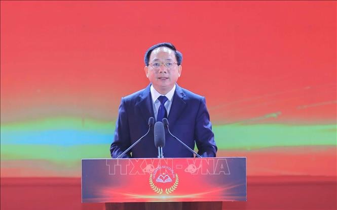 Phát huy vai trò báo chí, văn nghệ sĩ, trí thức trong việc  đưa Nghị quyết Đại hội XIV vào cuộc sống- Ảnh 3.