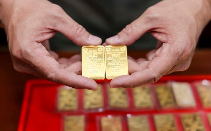 Chốt giá vàng hôm nay ngày 8/3 giảm rất mạnh "mừng" Quốc tế Phụ nữ